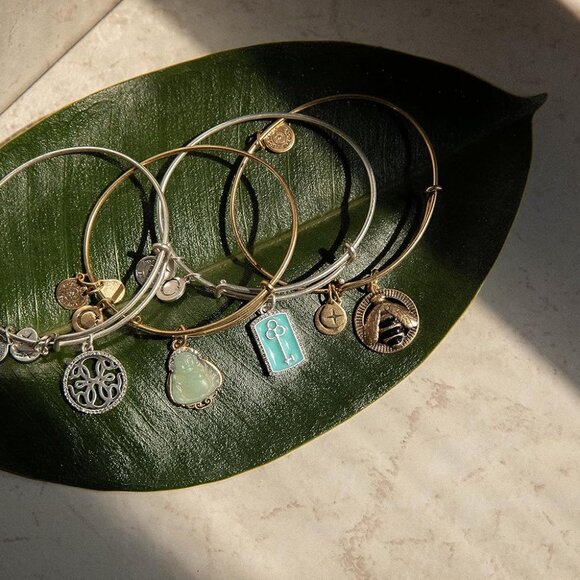 Brass Gold-Plated Buddha Charm Bracelet Adjustable Calming Energy Jewelry - Picture 2 of 3